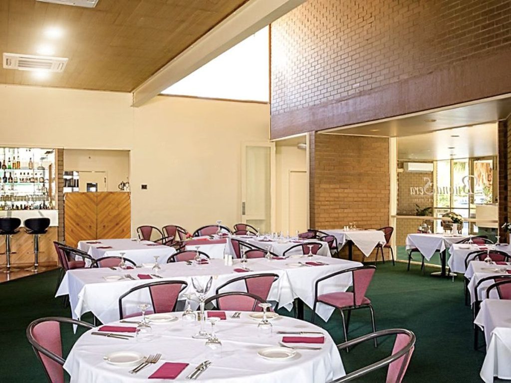 Delicious dining options at Cottonwood Motor Inn Mildura